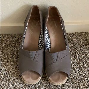 Toms brown peep toe wedges